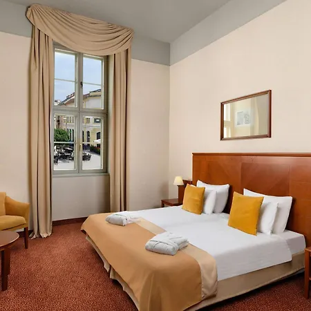 Mercure Szekesfehervar Magyar Kiraly Exterior photo