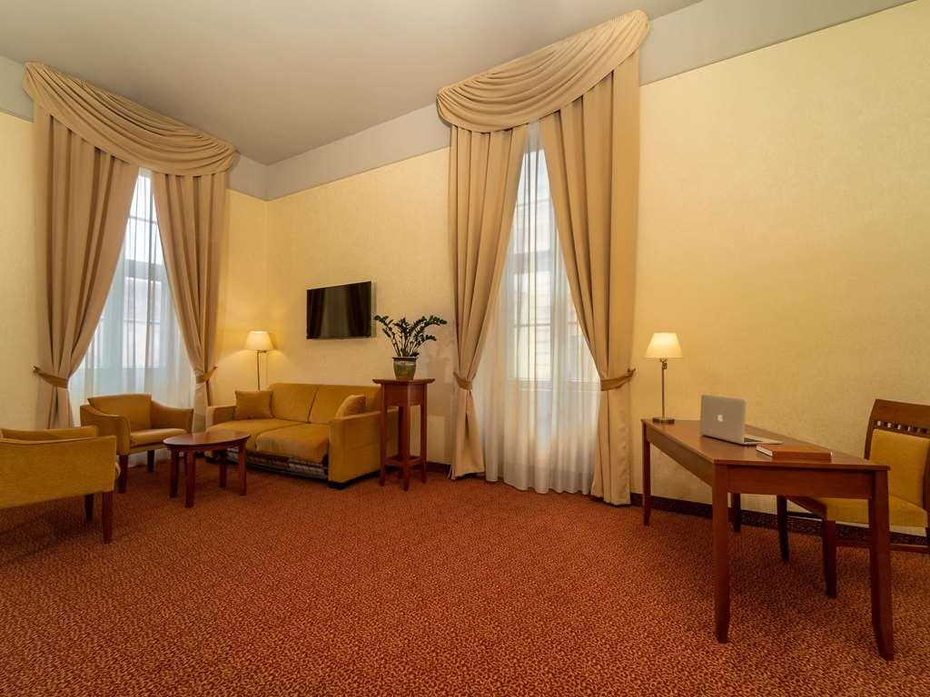 Mercure Magyar Kiraly Готель Секешфегервар