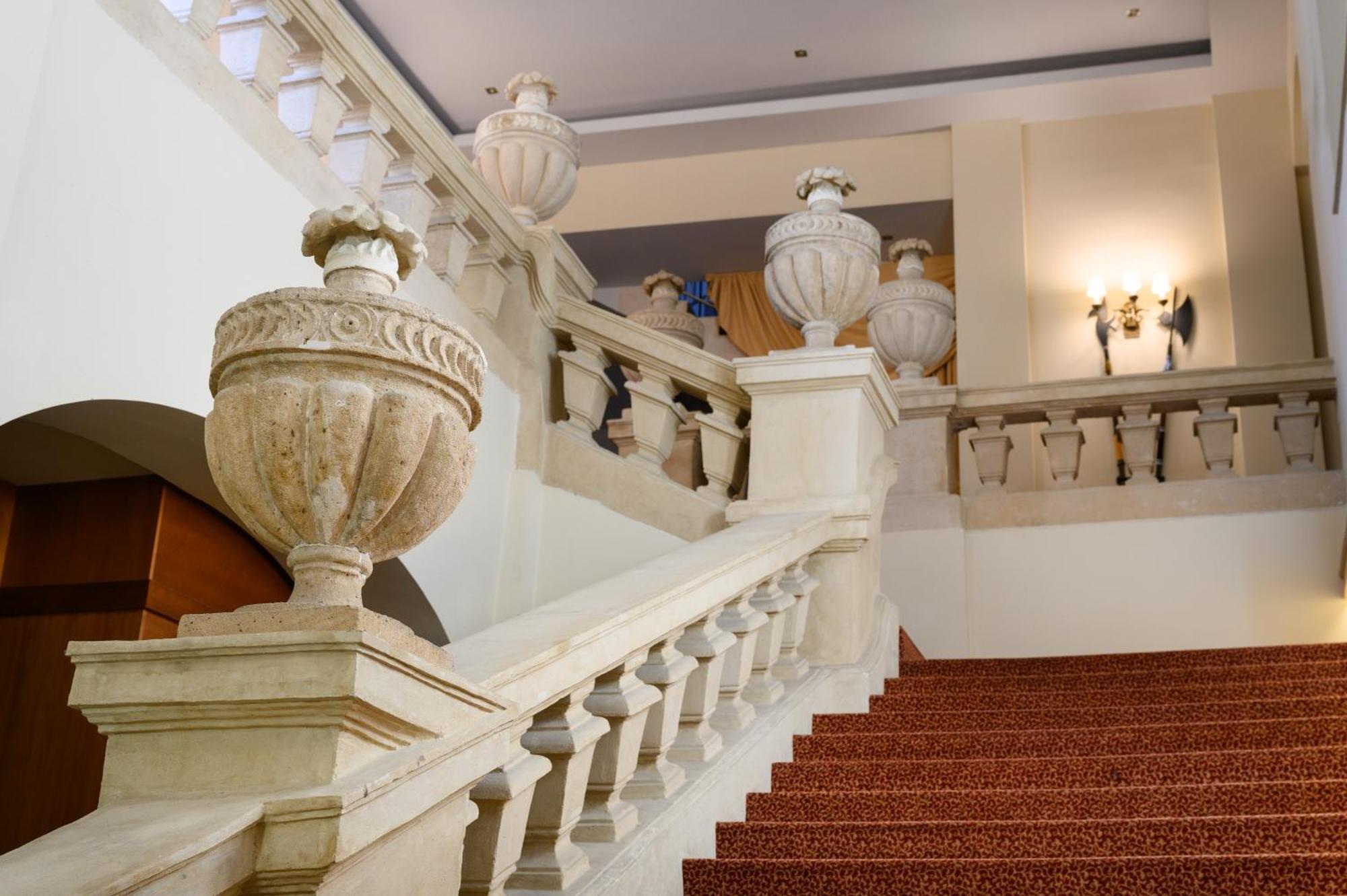 Hotel Mercure Magyar Kiraly 4*