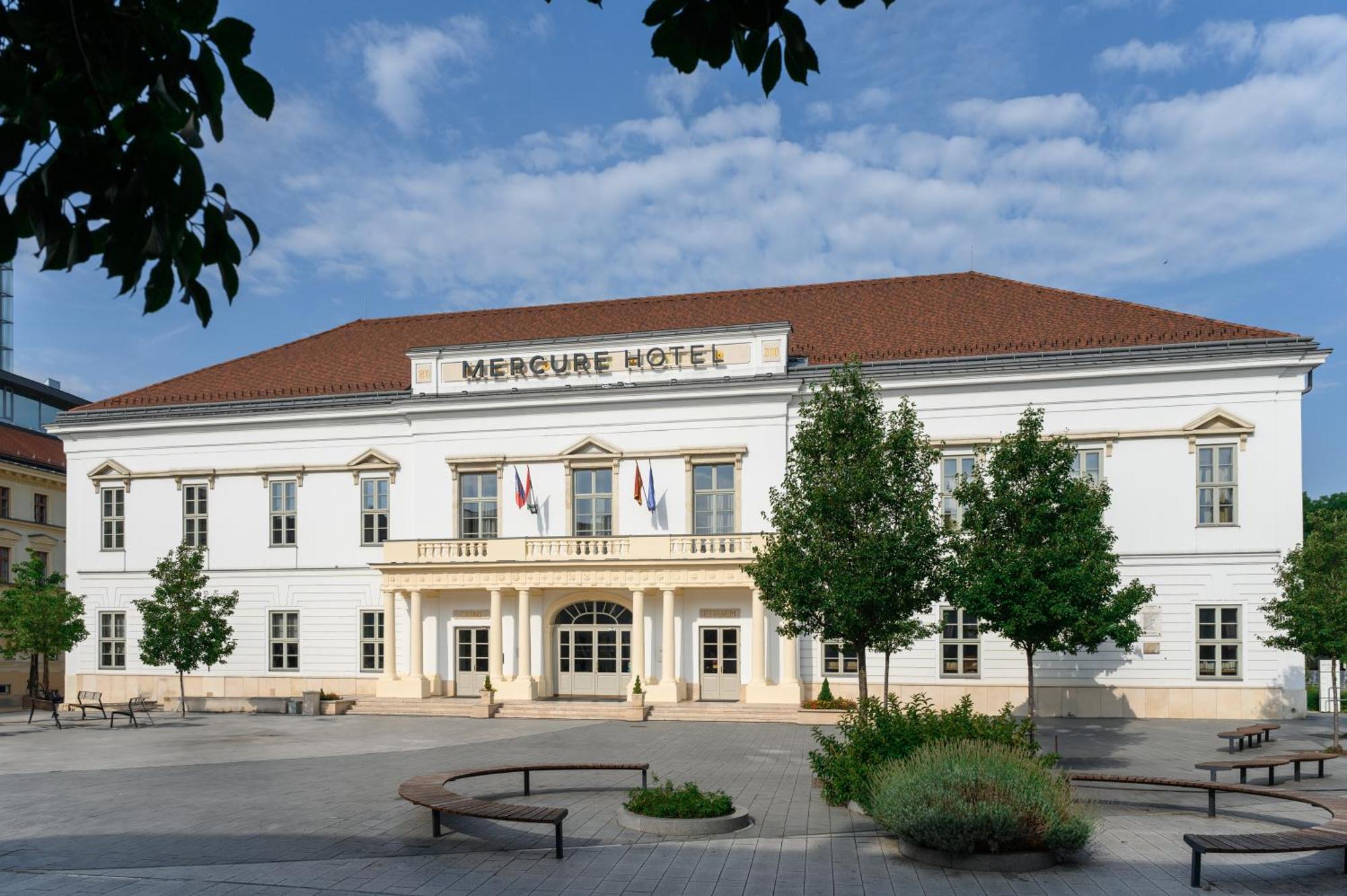 Готель Mercure Magyar Kiraly 4*