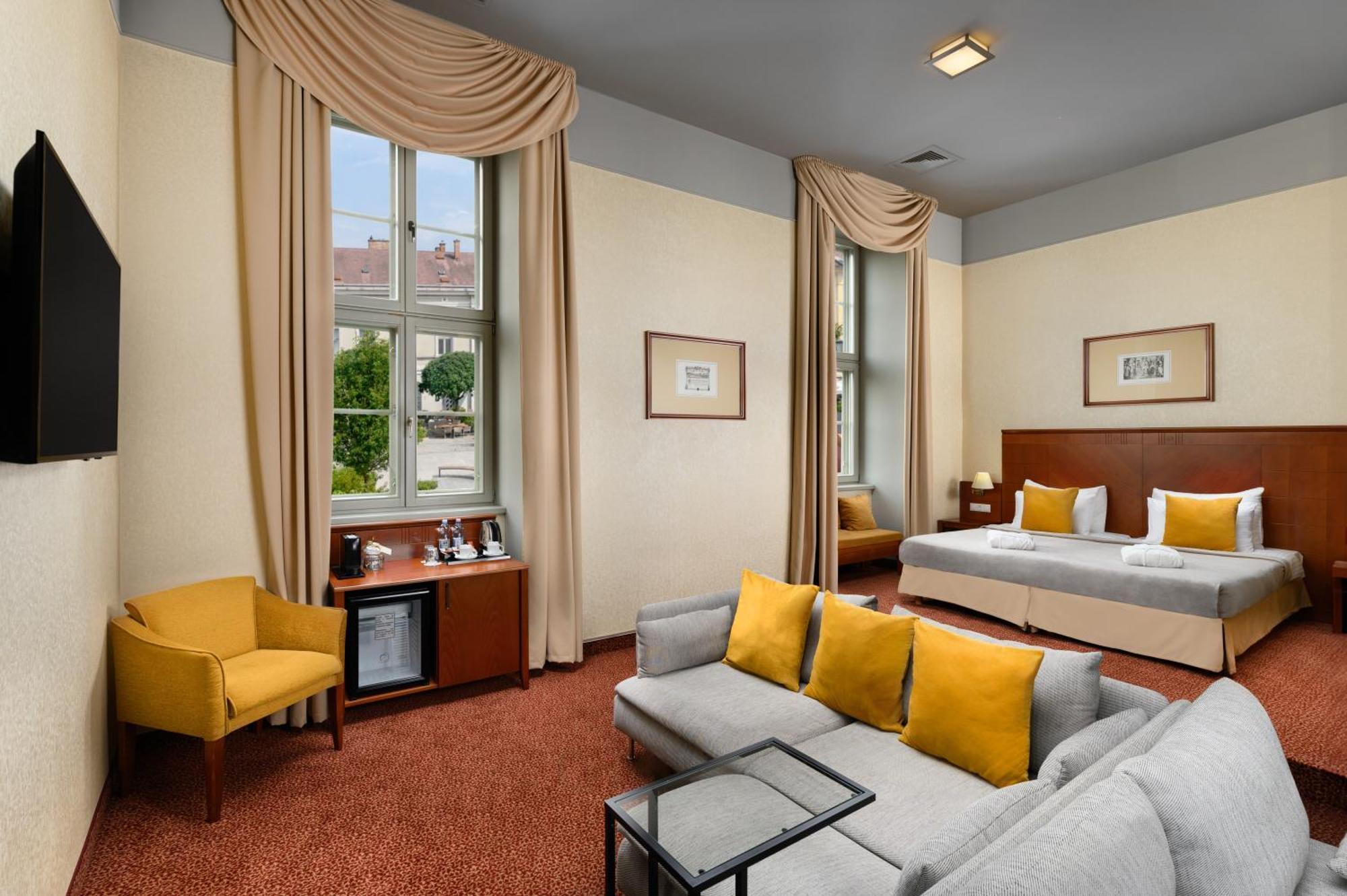 Mercure Magyar Kiraly Hotel 4*