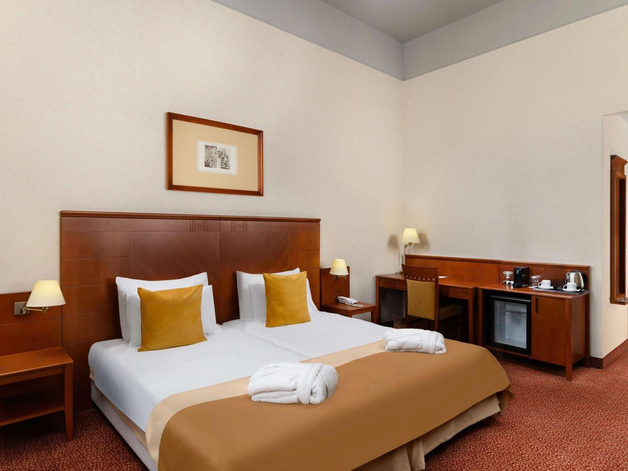 Mercure Magyar Kiraly Hotel 4*
