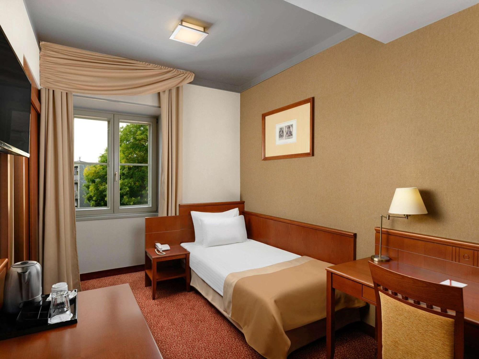 Mercure Magyar Kiraly 4*