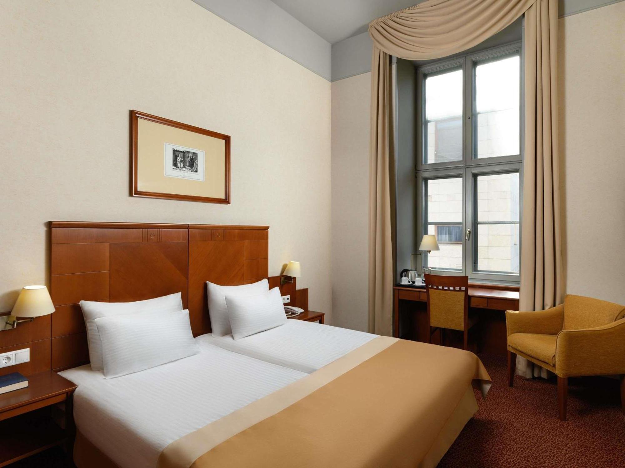 Mercure Magyar Kiraly Готель 4*