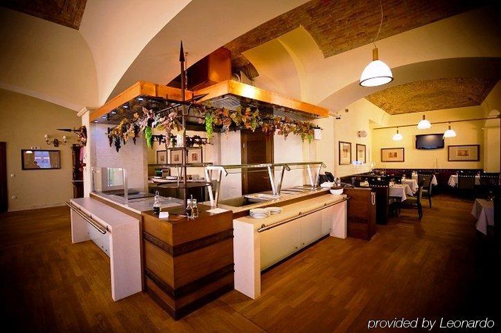 Mercure Magyar Kiraly Готель 4*